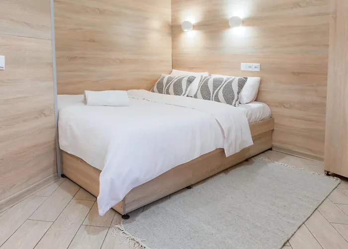 смарт з ремонтом в центрі біля клубу Malevich