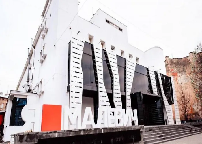 смарт з ремонтом в центрі біля клубу Malevich *